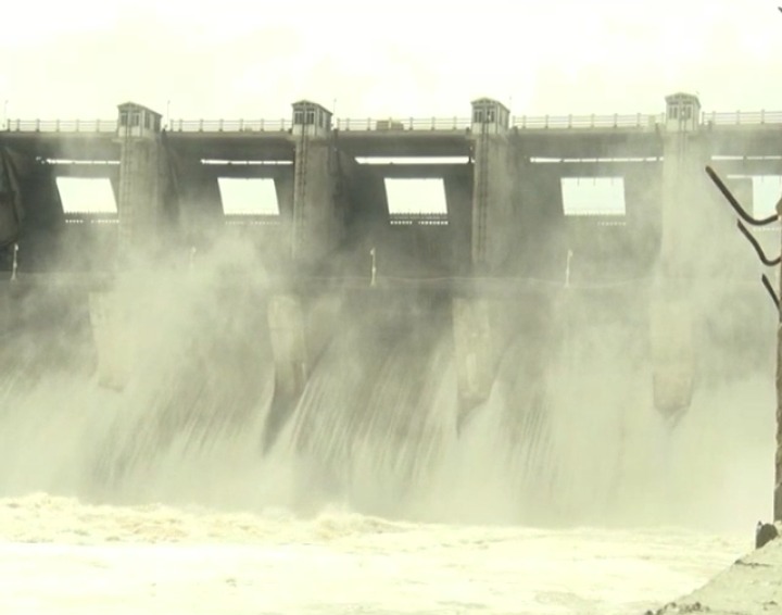 Heavy inflows raise water level in Almatti dam