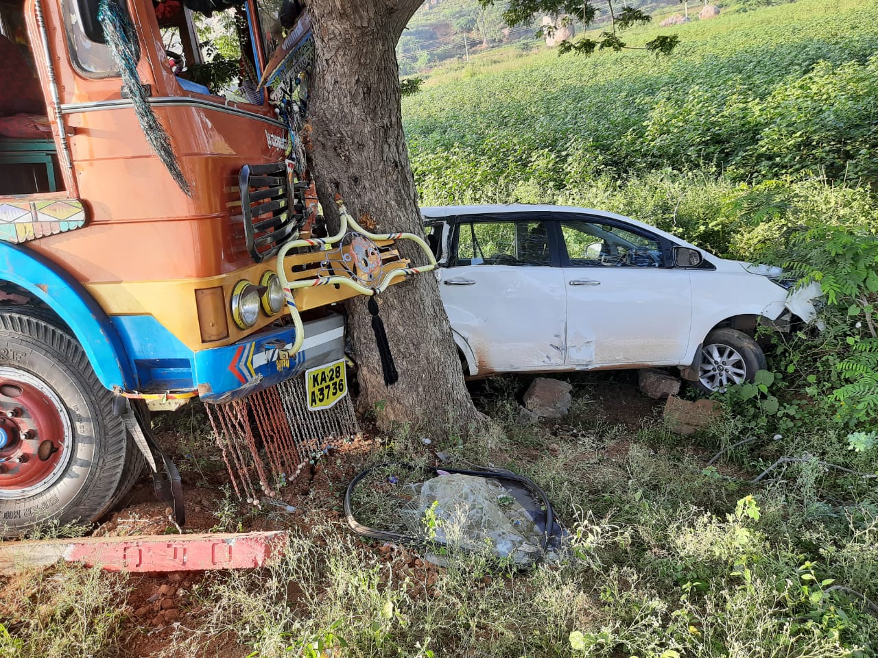 bjp leader met the an accident at yadagiri