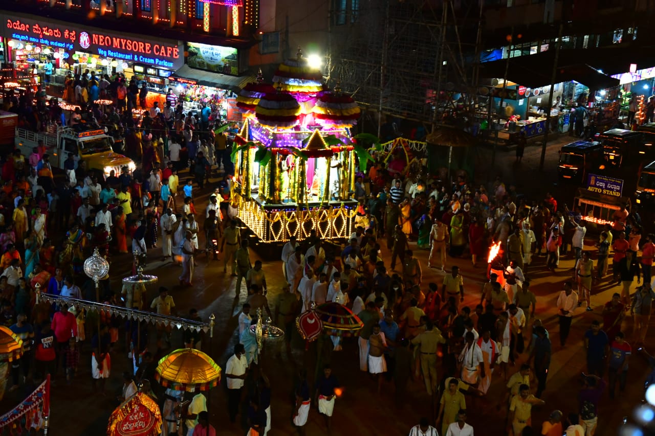 ಕುಕ್ಕೆ ಸುಬ್ರಹ್ಮಣ್ಯದಲ್ಲಿ ಲಕ್ಷದೀಪೋತ್ಸವ,Lakshadeepotsava in Kukke Subramanya