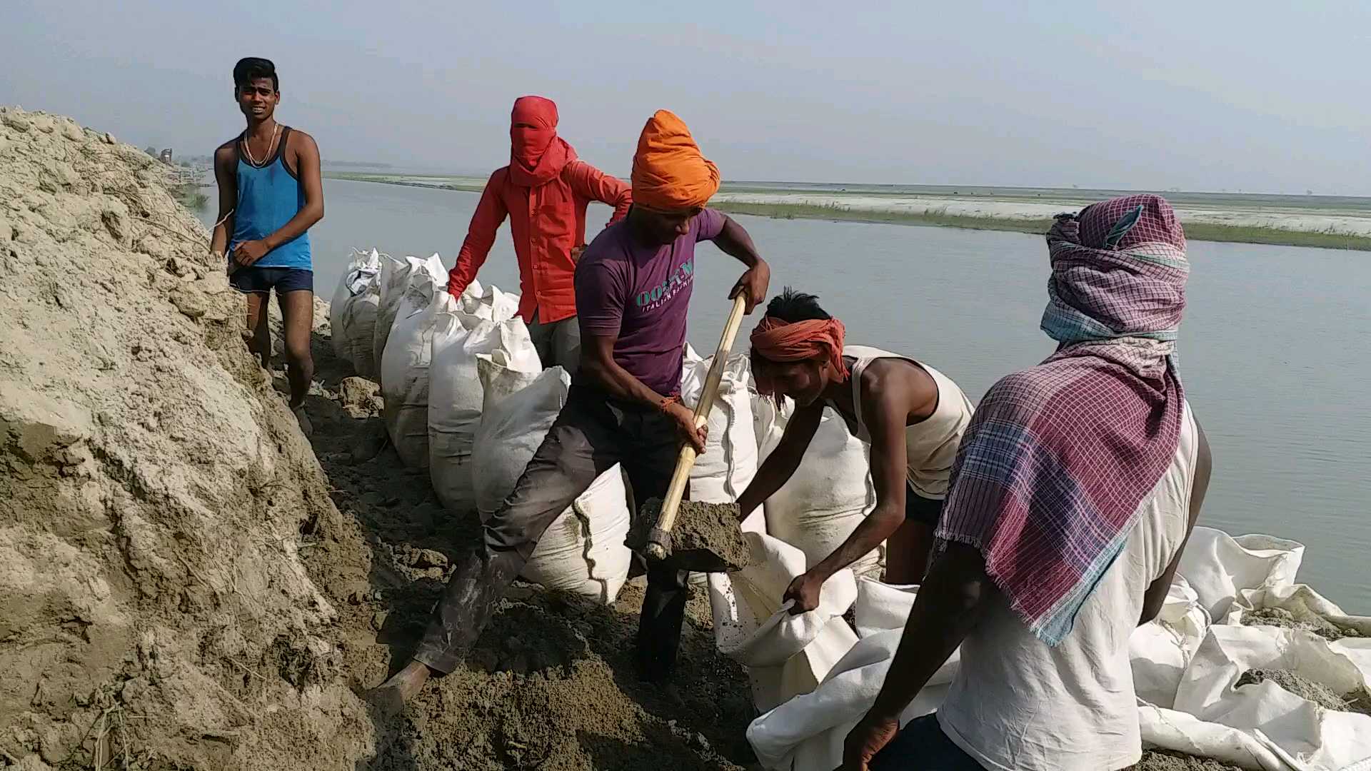 gopalganj Administration at action to prevent flooding