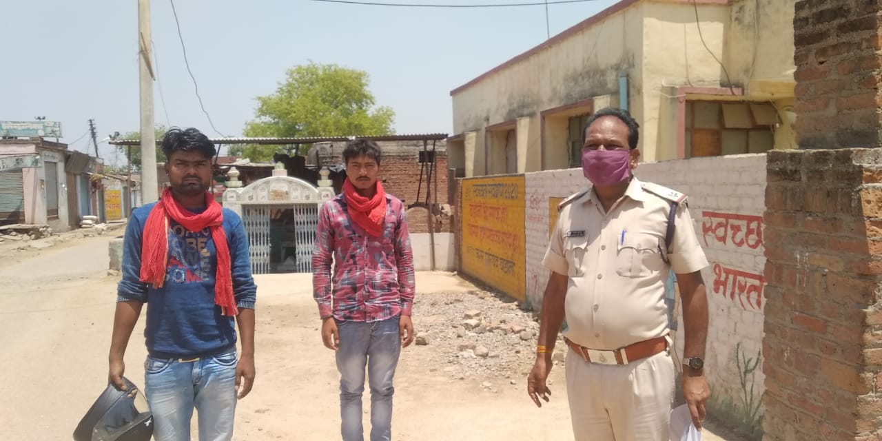 Police takes action on violating lock down in Datia