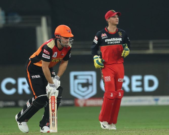 Mitchell Marsh is struggling to stand while batting.