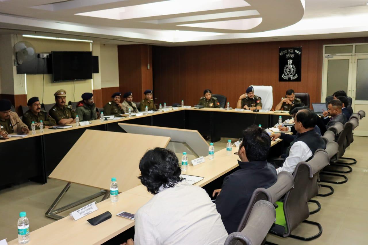 Noida Police Commissioner meets in view of security arrangements of Auto Expo