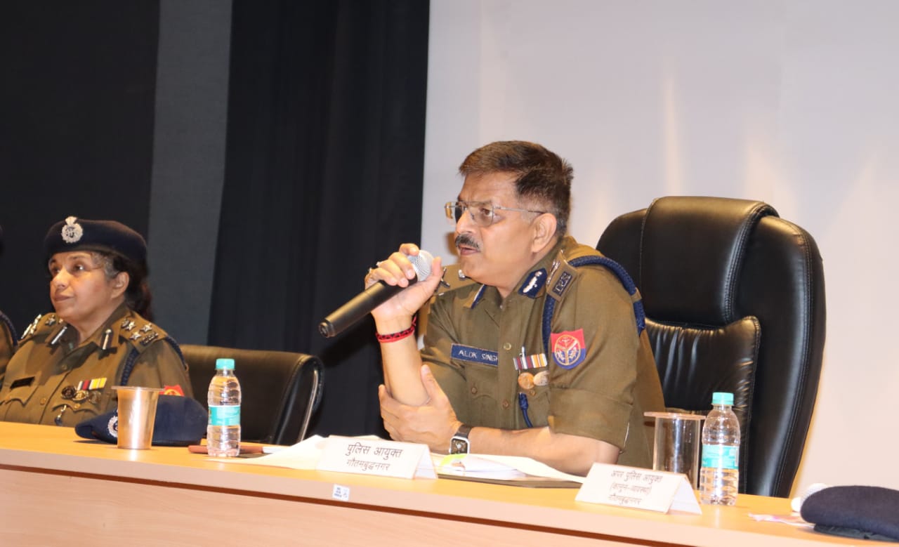 commissioner police alok Singh