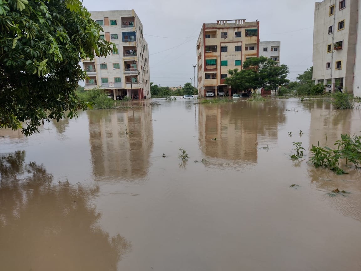 heavy rain in akola