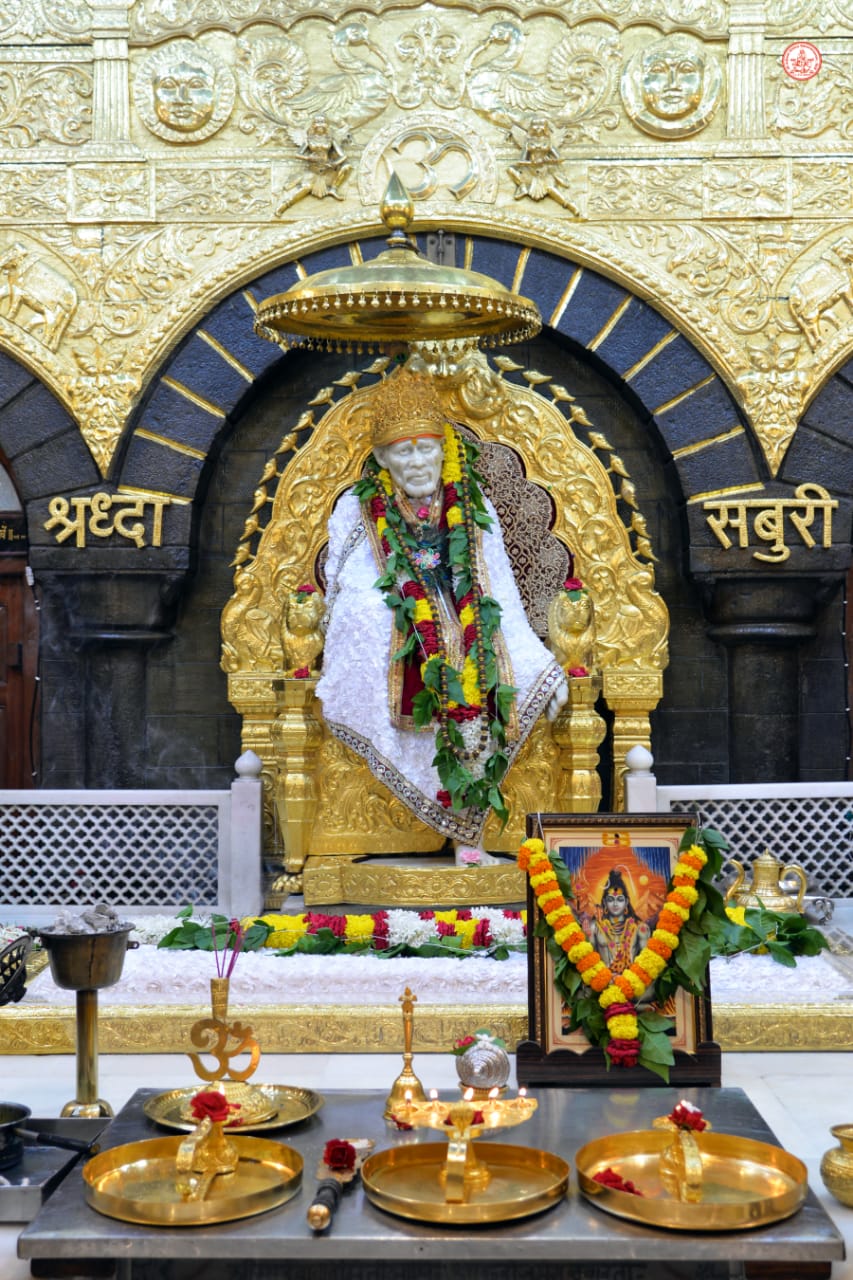 Worship of Sai Baba's idol on the occasion of Shravan Somvar in shirdi