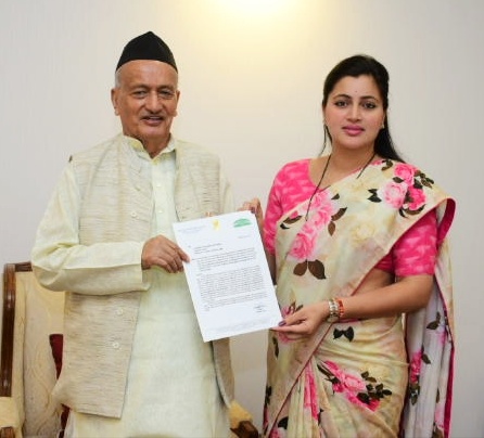 MP Navneet Rana met governor