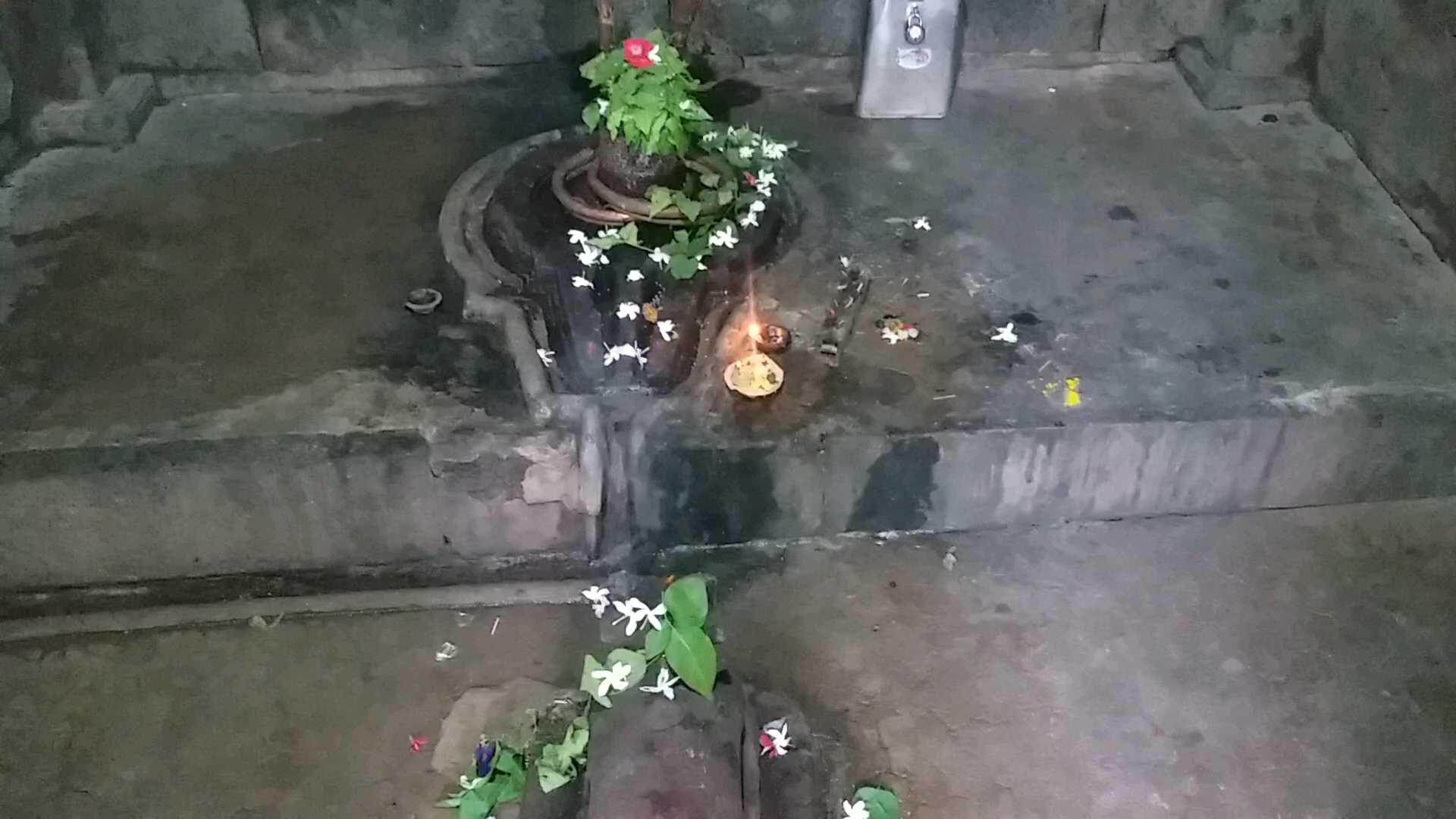 Anandeshwar Mahadev Temple