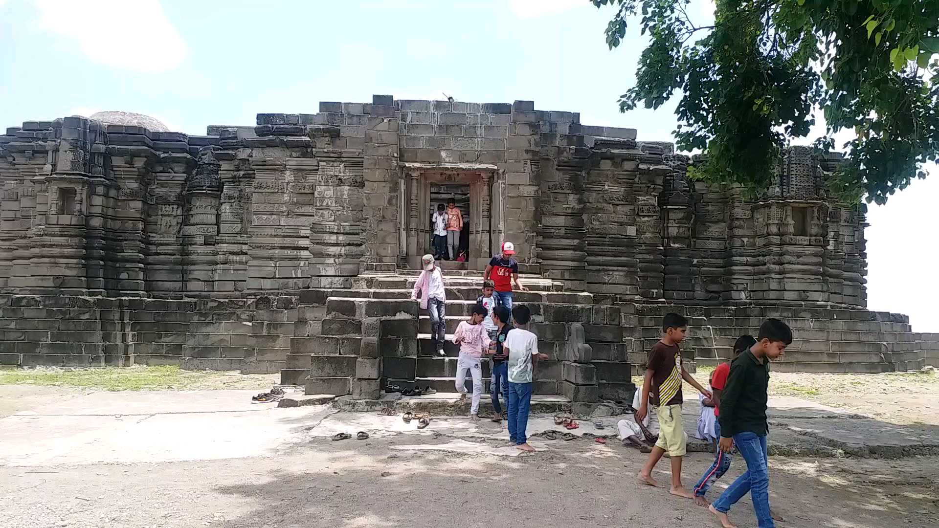 Anandeshwar Mahadev Temple