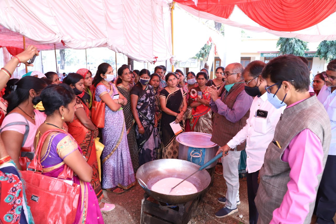 स्वच्छ दुग्धत्पादन तंत्र तथा दुग्धपदार्थ निर्मिती