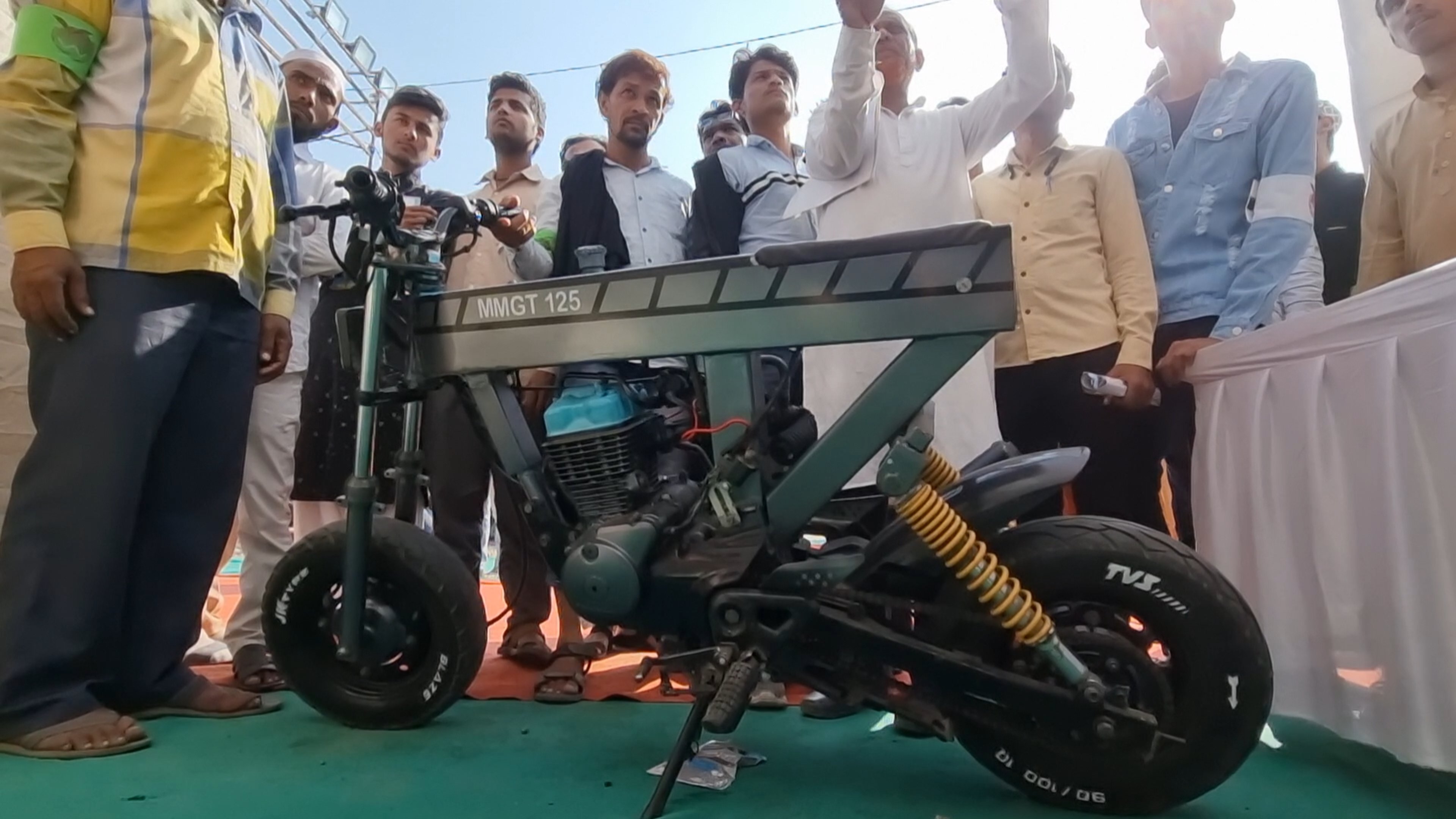 Maharashtra youth made bike with out of useless materials