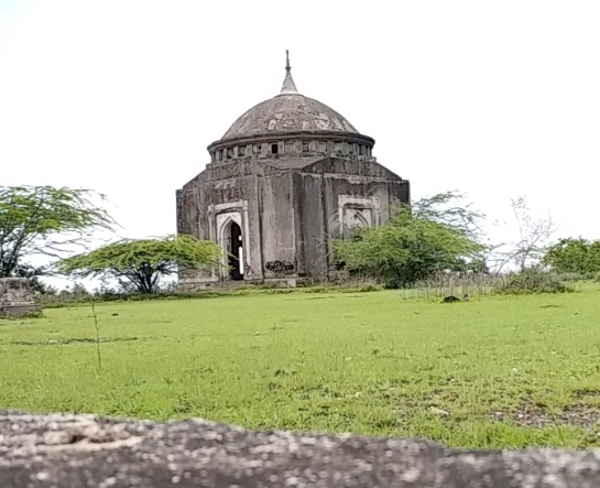 turkey's last caliph, abdul majeed saani, wished to be buried in the deccan region of the indian subcontinent