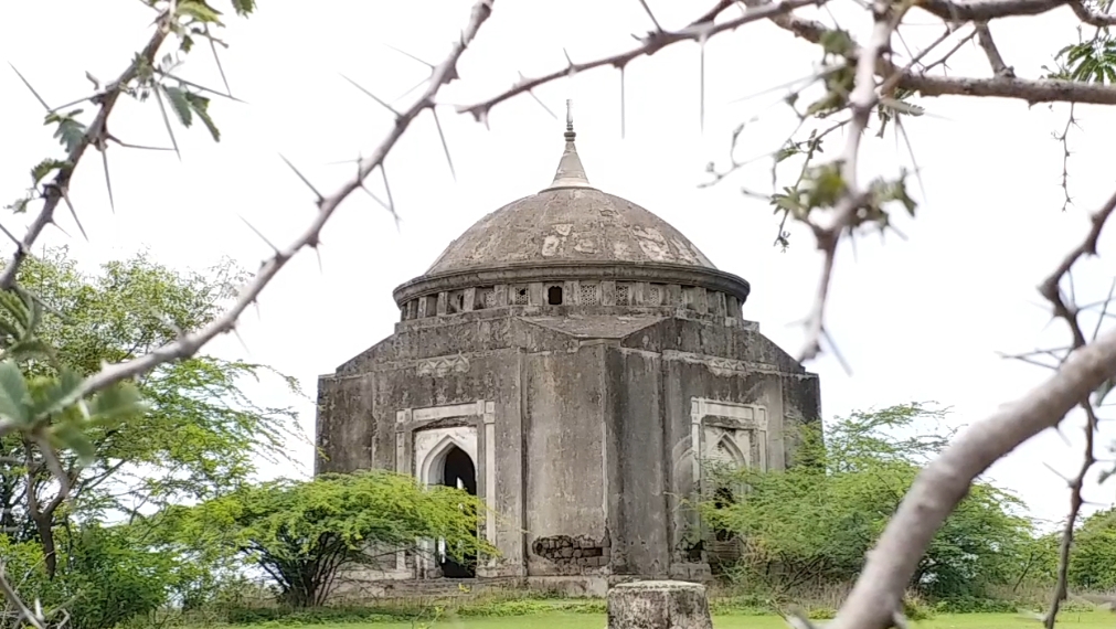 turkey's last caliph, abdul majeed saani, wished to be buried in the deccan region of the indian subcontinent