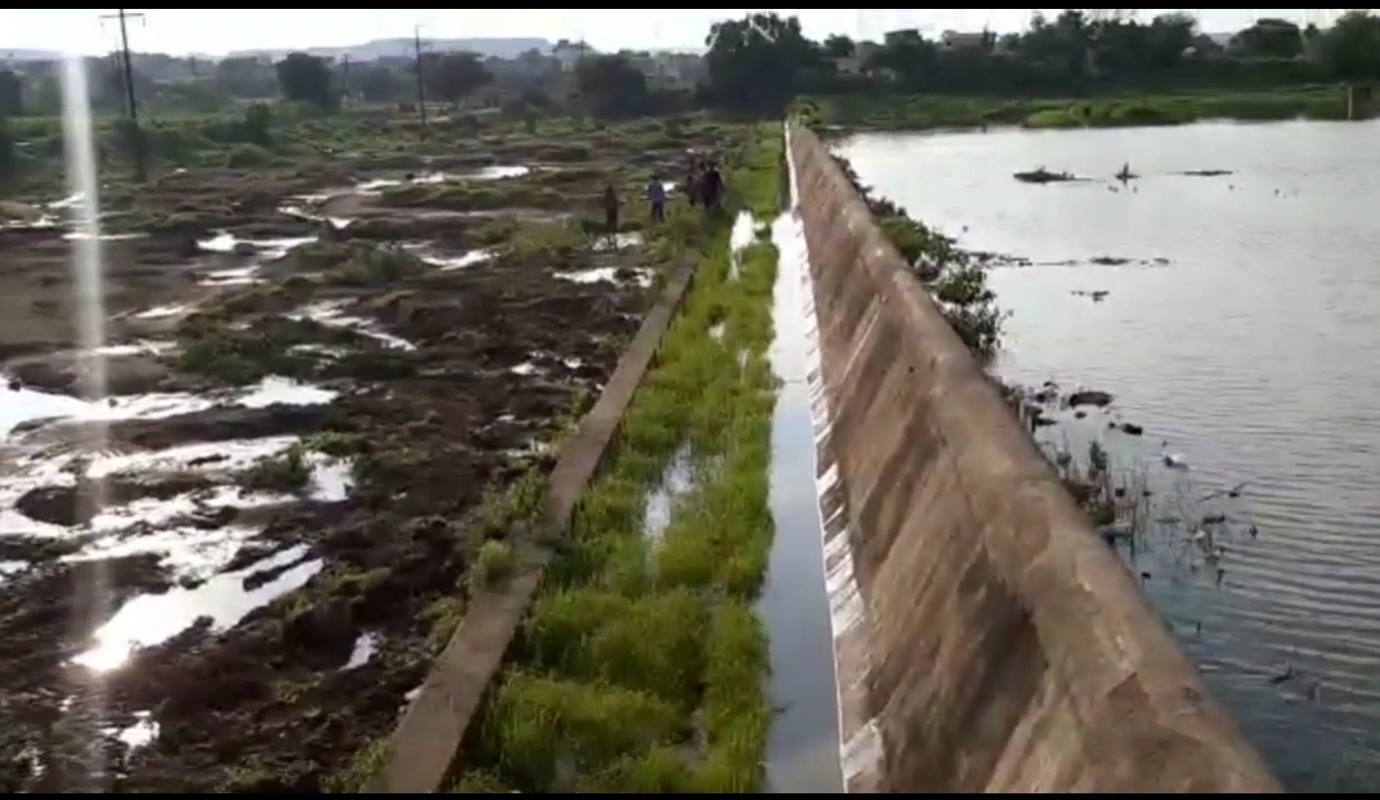 Due to heavy rains, the level of Hersol pond increased