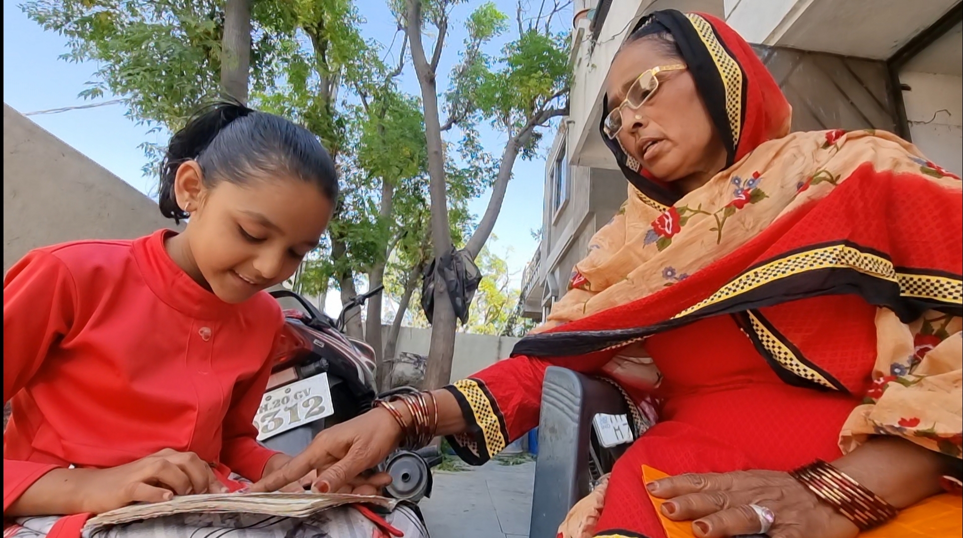 Women are Taking SSC Exams in Aurangabad