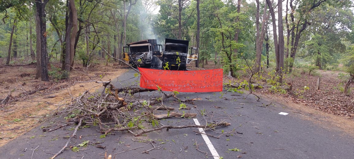 Naxals burn 4 truck in Gadchiroli near Dhanora national highway area.