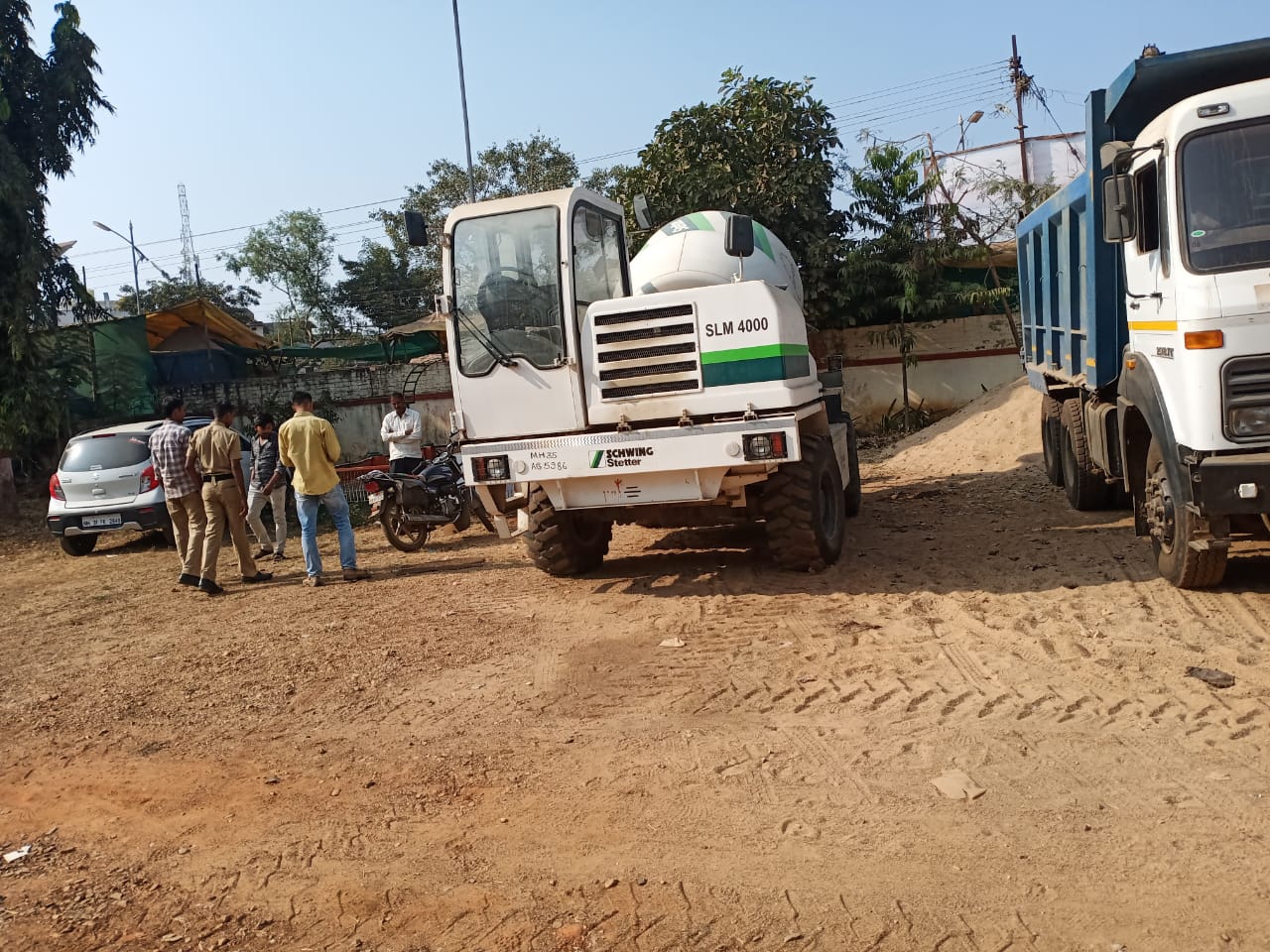 tiroda churadi road accident