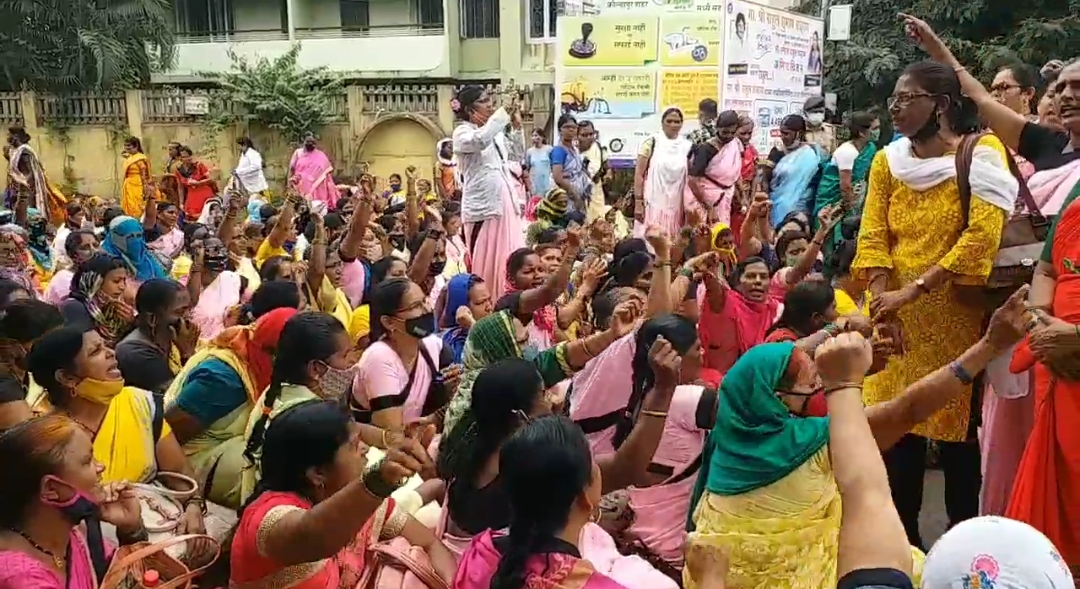 agitation of Anganwadi workers