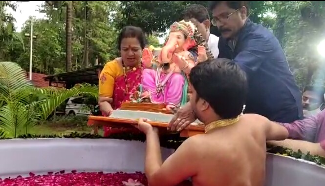 ganesh imersion in Artificial lake in mumbai