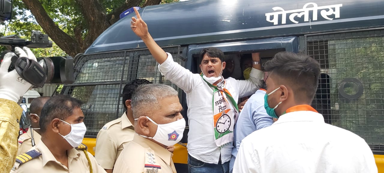 Ncp Students Congress agitation against gopichand padalkar in front of bjp office in mumbai