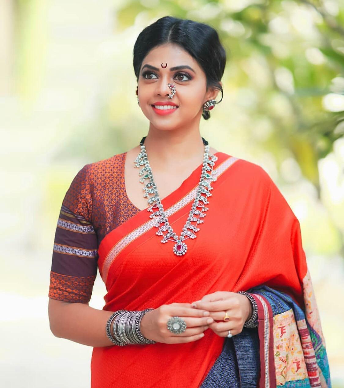 Rutuja Bagave play role in Shahid bhai kotwal marathi film