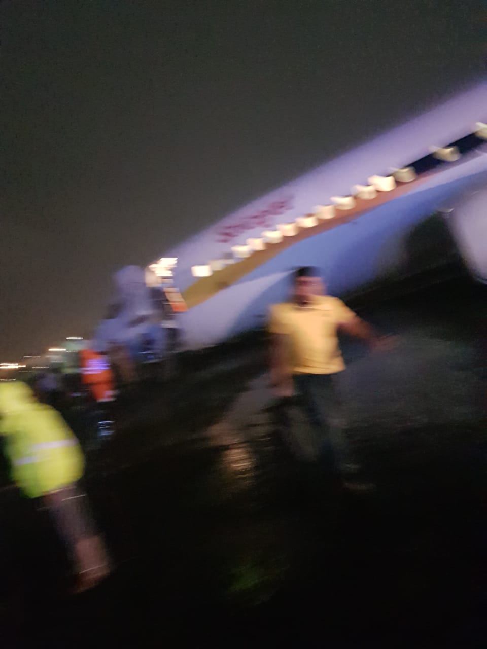 the plane collapsed, all the passengers are safe