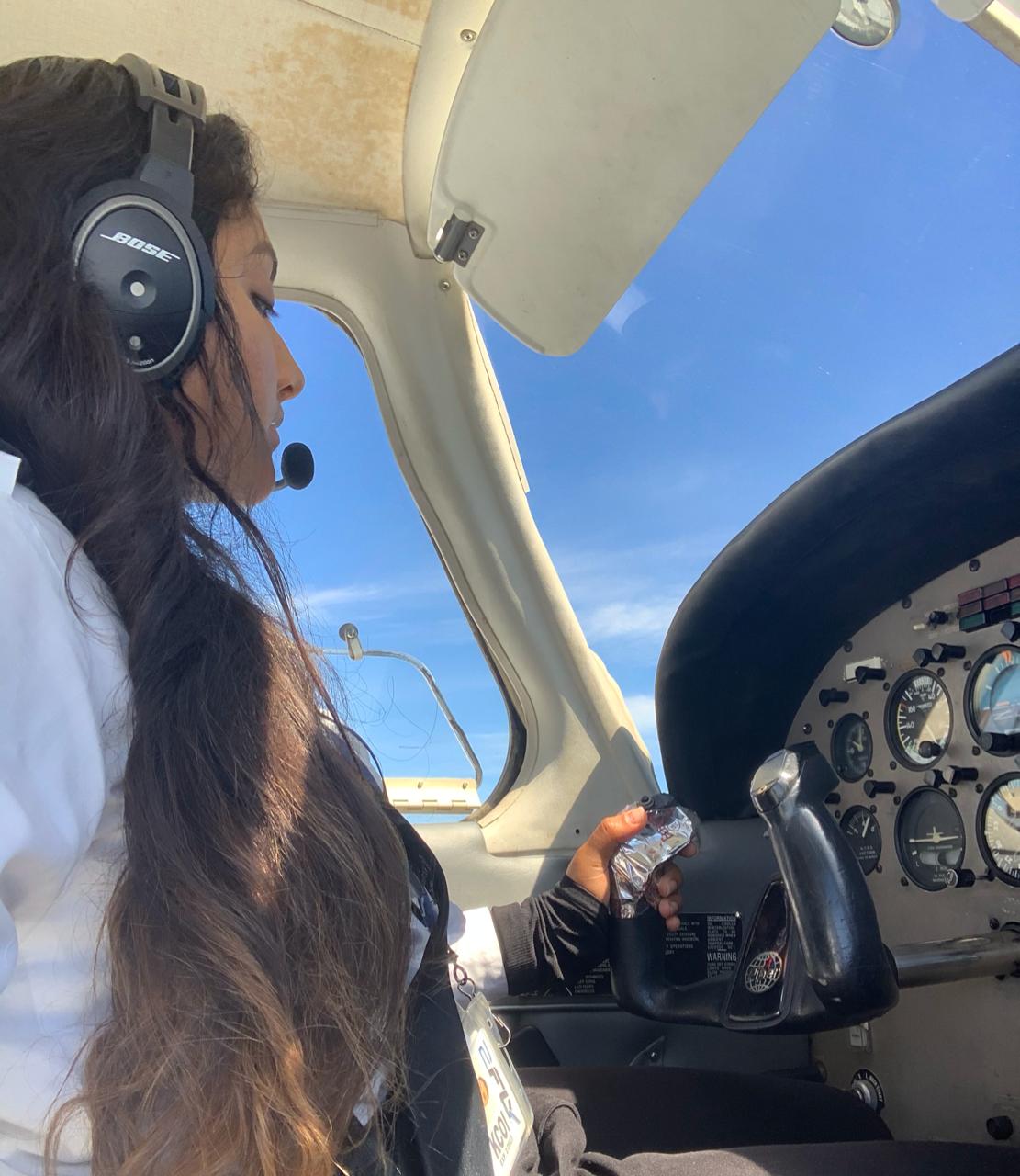 afshan qureshi become a pilot, and now she want to job in india