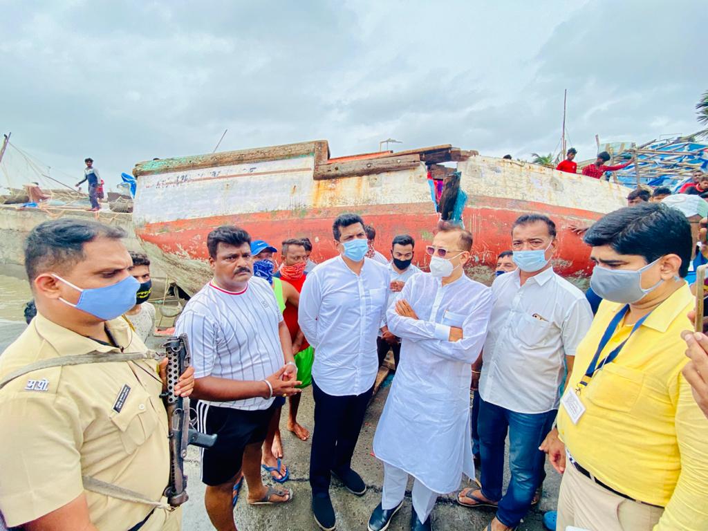 maharashtra minister aslam shaikh visit tauktae cyclone affected areas