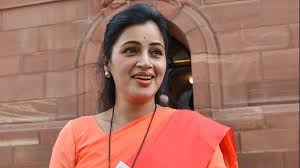Hanuman Chalisa row: Mumbai court grants bail to MP Navneet Rana, her MLA-husband Ravi Rana.