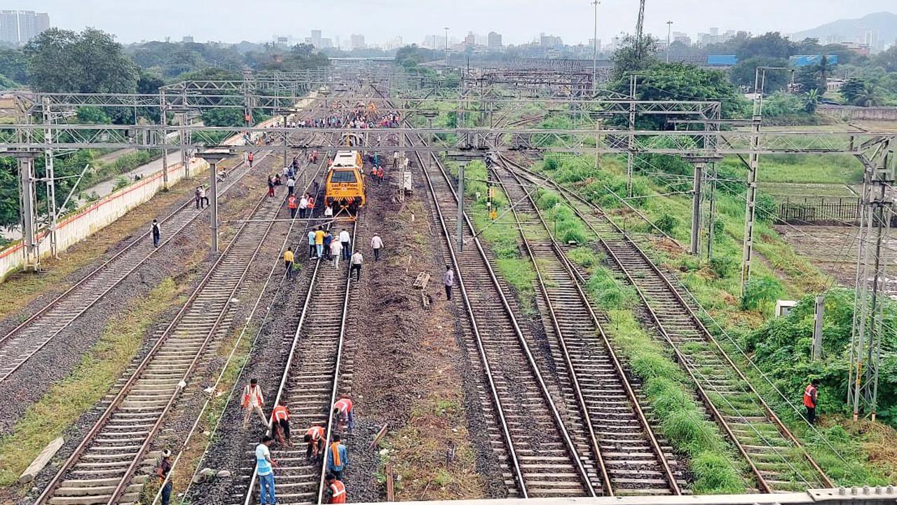 34 AC locomotives to be added to Central Railway from Friday