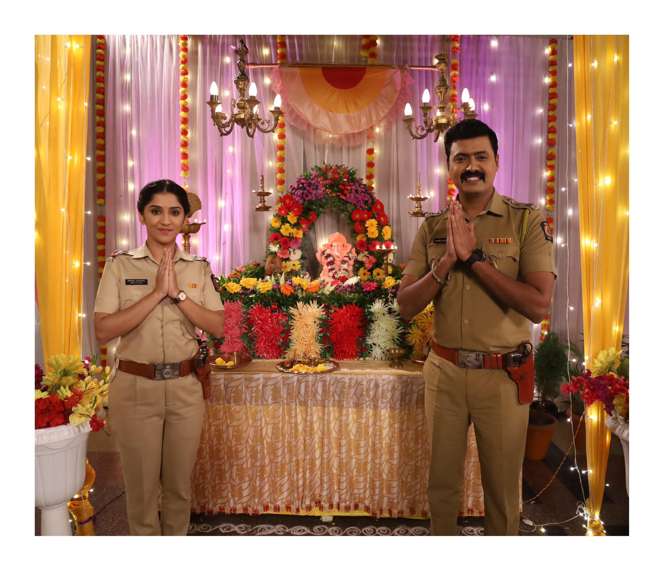 Ganapati Bappas arrival with pomp in the  serials of colors marathi