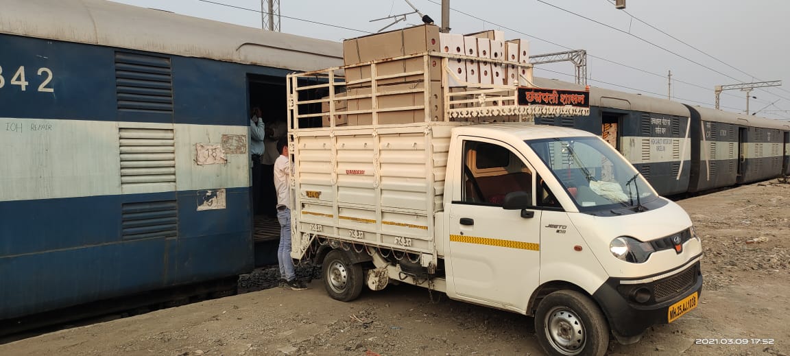 Gerbera flowers from Maharashtra have reached Delhi by Kisan Railway