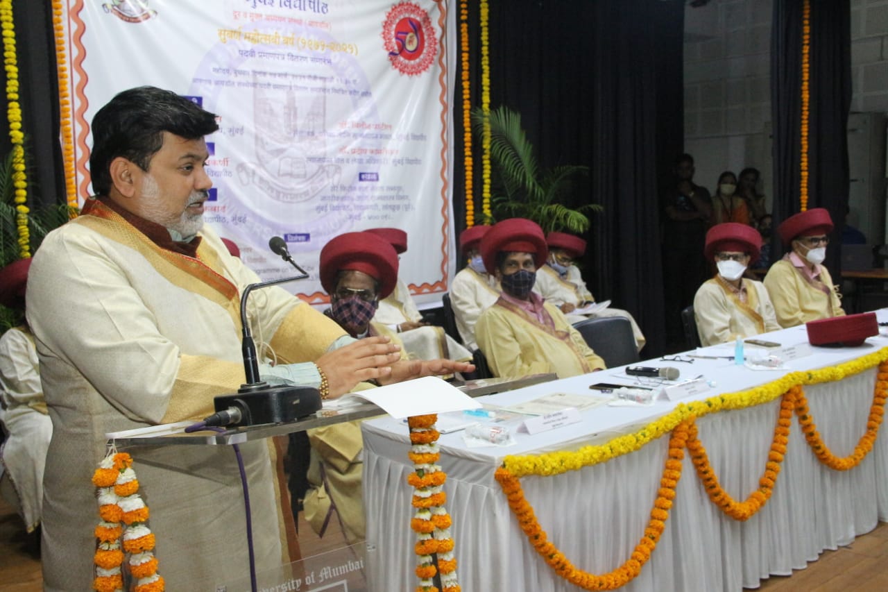 The graduation ceremony of Mumbai University's Institute of Distance and Open Studies (Idol) was held on Wednesday