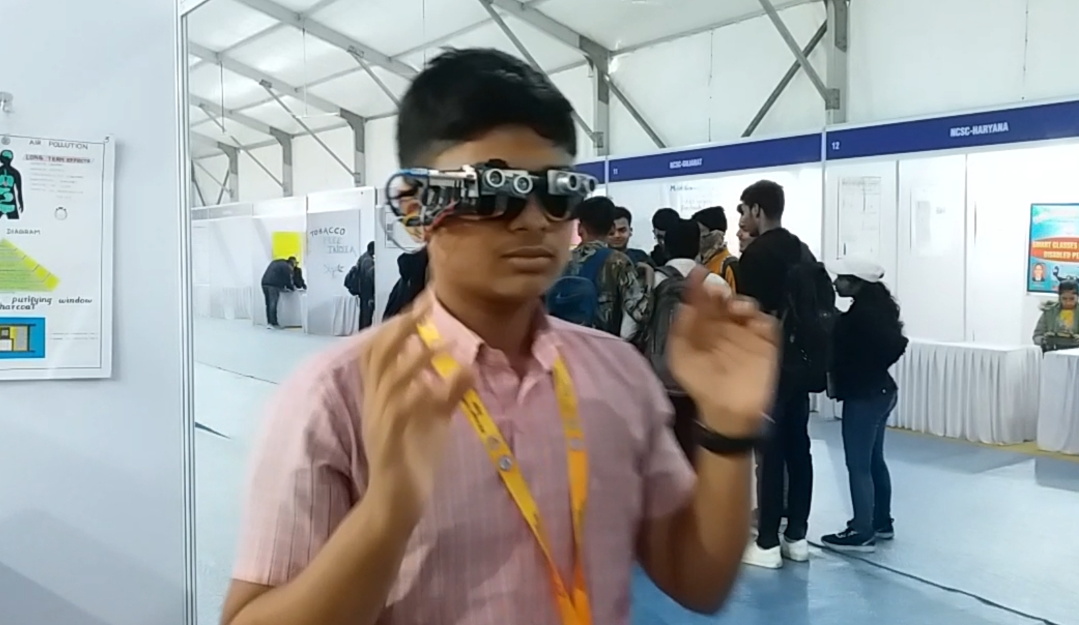 muslim students invented Sensor glass for visually impaired