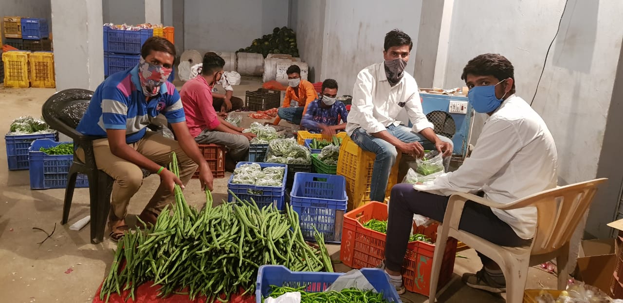 A good initiative of the youth, they deliver vegetables to the customers at home in nashik