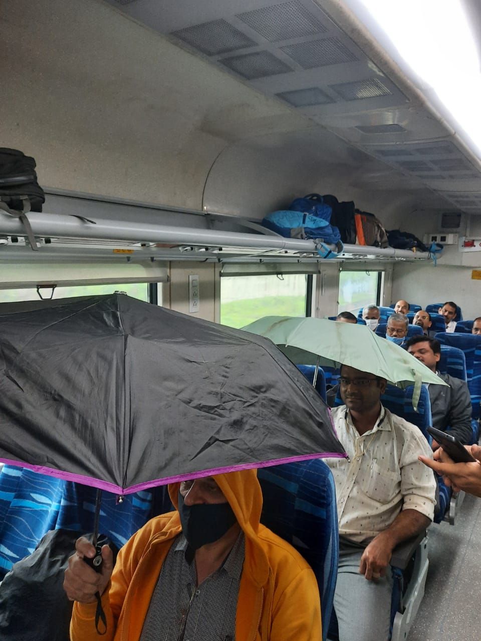 Passengers have to travel with umbrellas in AC coaches of Panchvati Express