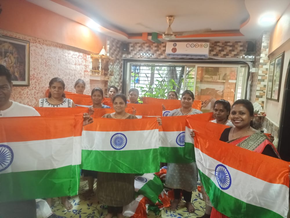 Display of tricolor by women's self-help group in Virar