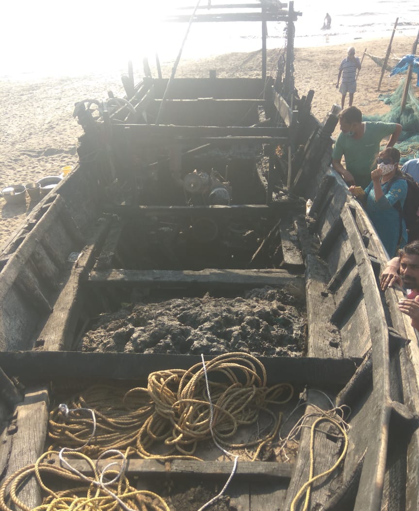 Palghar fishing boat fire