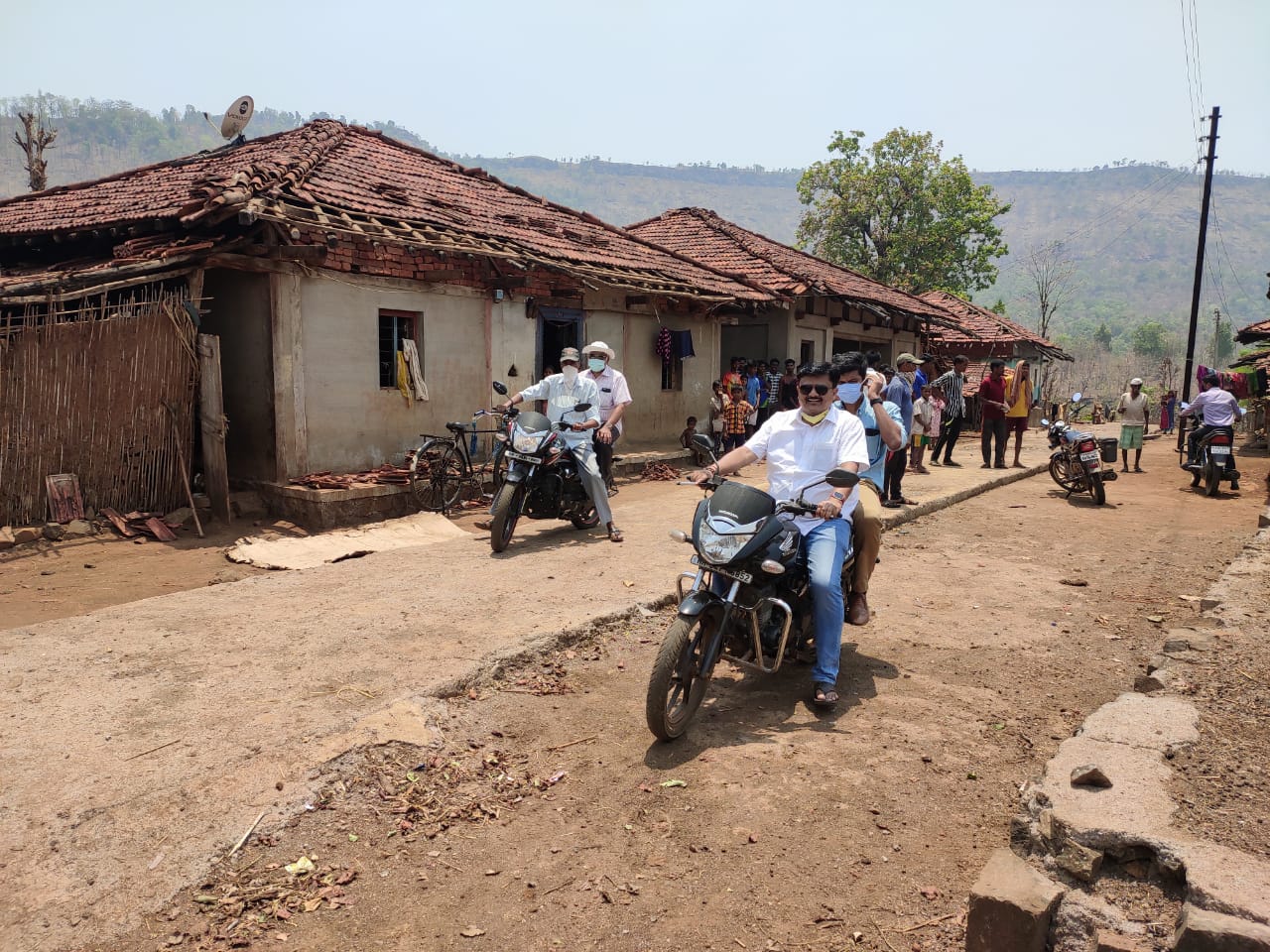 MLa visit villagers in Mokhada