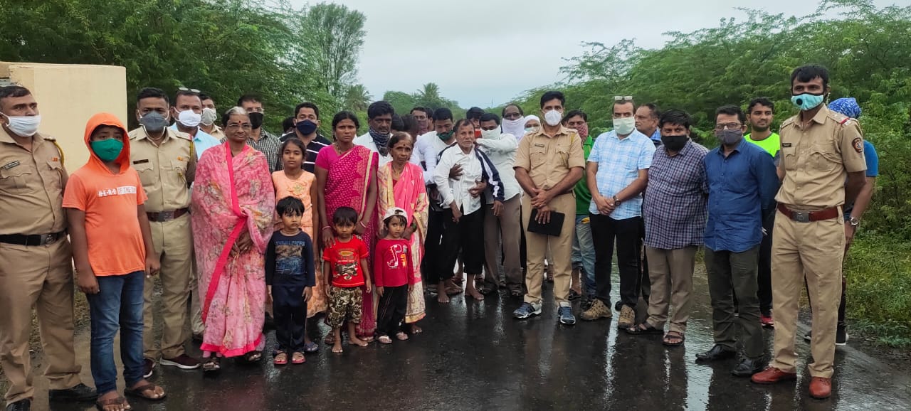 25 civilians trapped in the flood are out safely