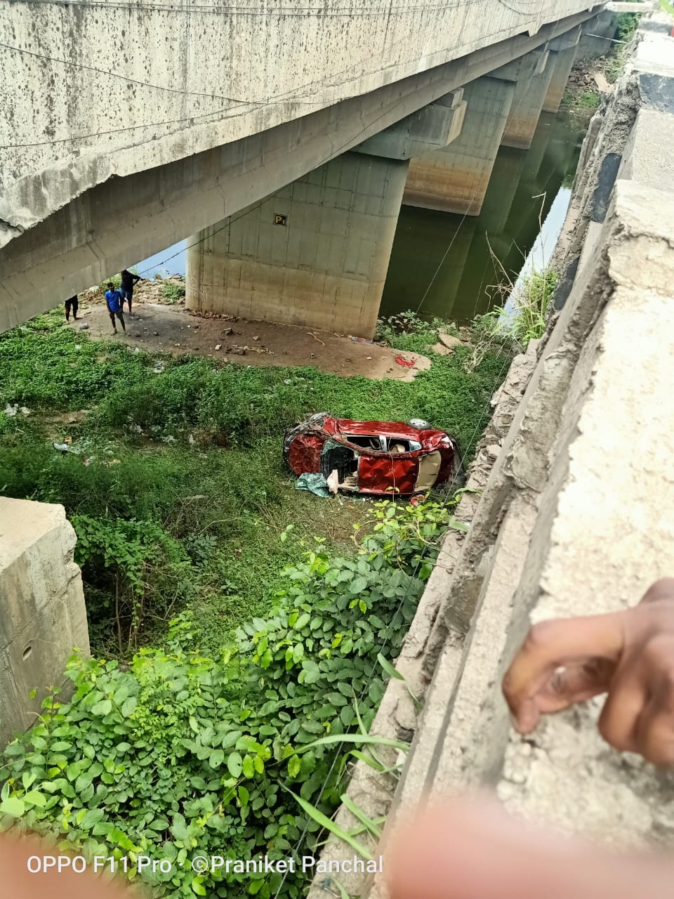 Husband and wife injured in Mumbai-Bangalore highway accident in pune