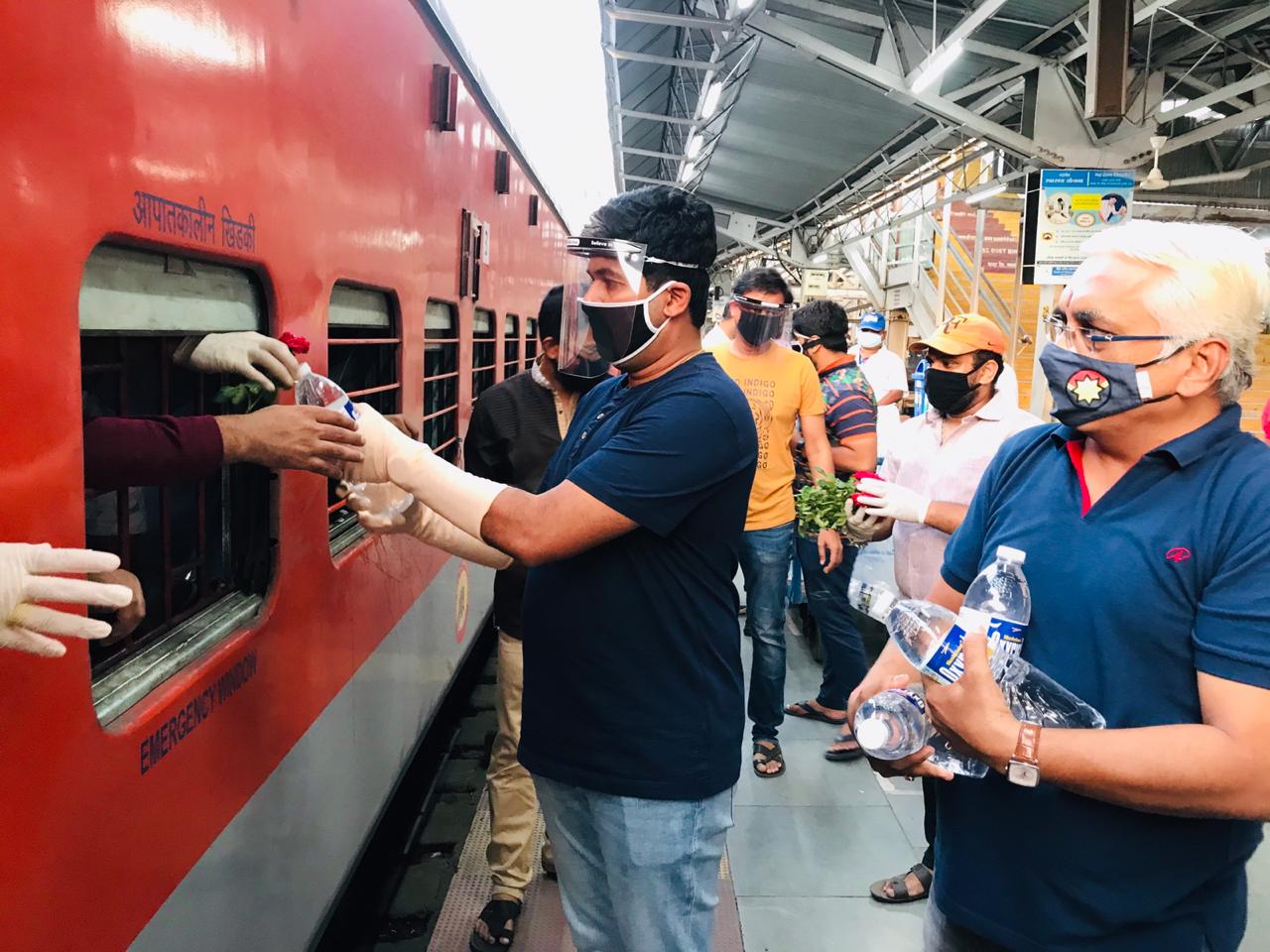 pune stranded civilians