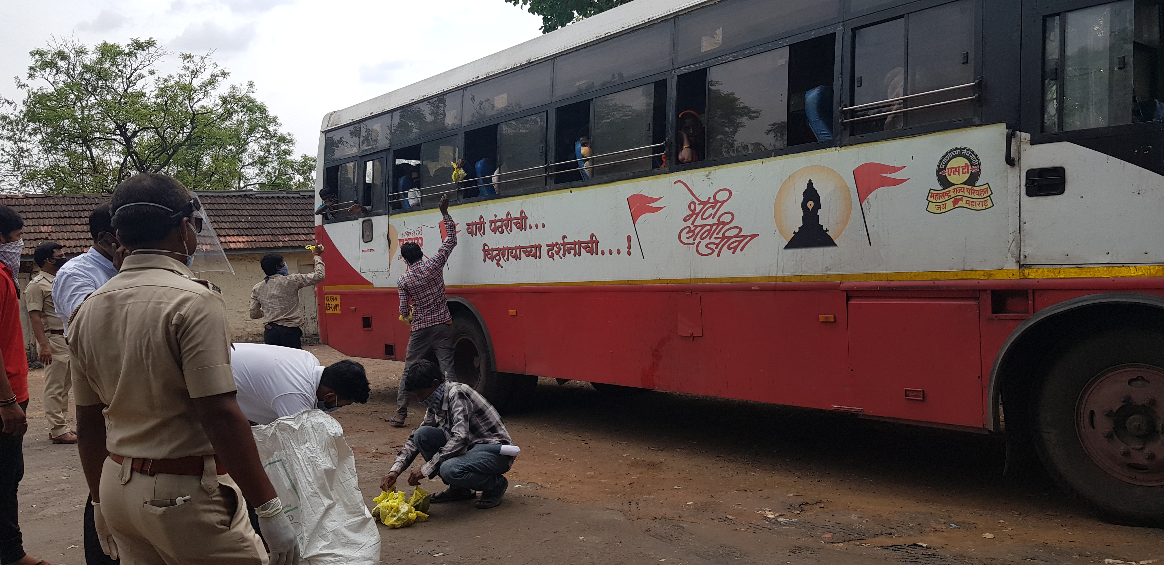 food distribution in pune