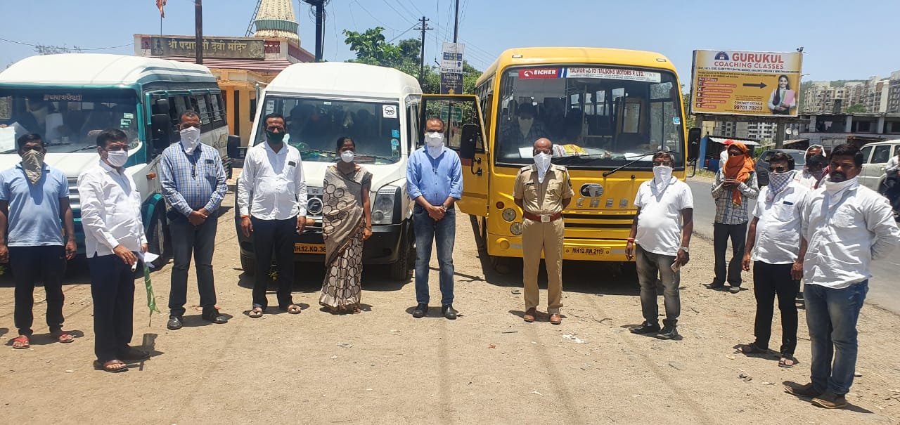 लॉकडाऊन काळात पुण्यात अडकलेल्या नांदेड जिल्ह्यातील ३८ मजूर तीन वाहनांमधून पुण्यातून स्वगृही रवाना