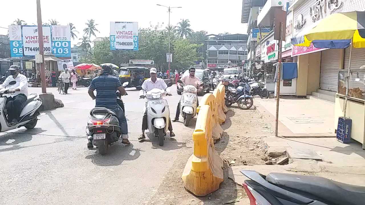 No footpath on the road