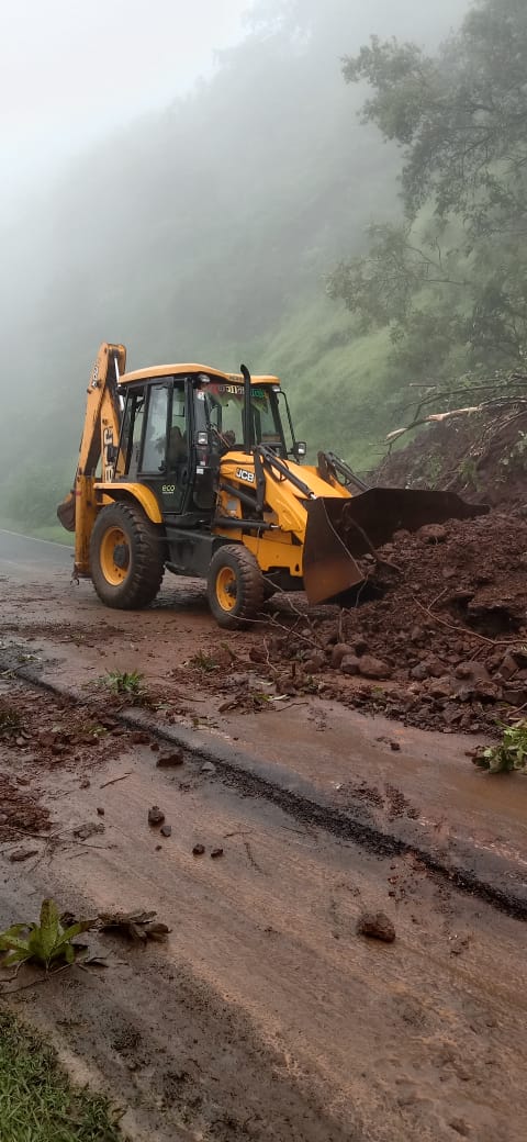 heavy rains in Ratnagiri; landslide in amba Ghat