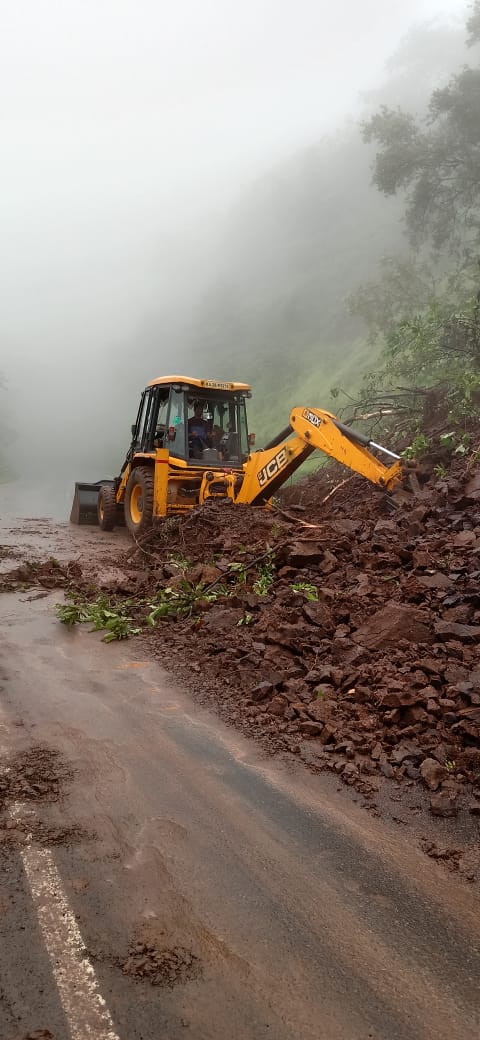 heavy rains in Ratnagiri; landslide in amba Ghat