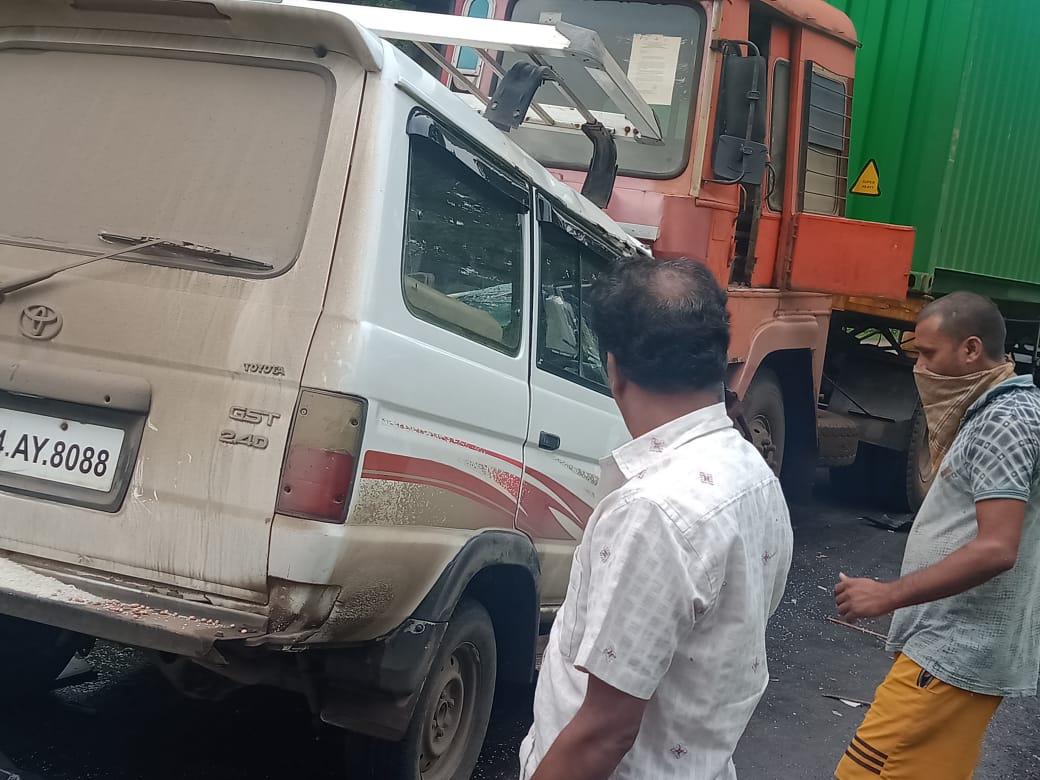 one killed sangmeshvar accident