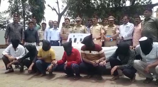 Manpada Police arrests 7 accused