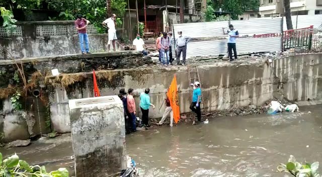 MNS workers agitation for nala safai issue in thane